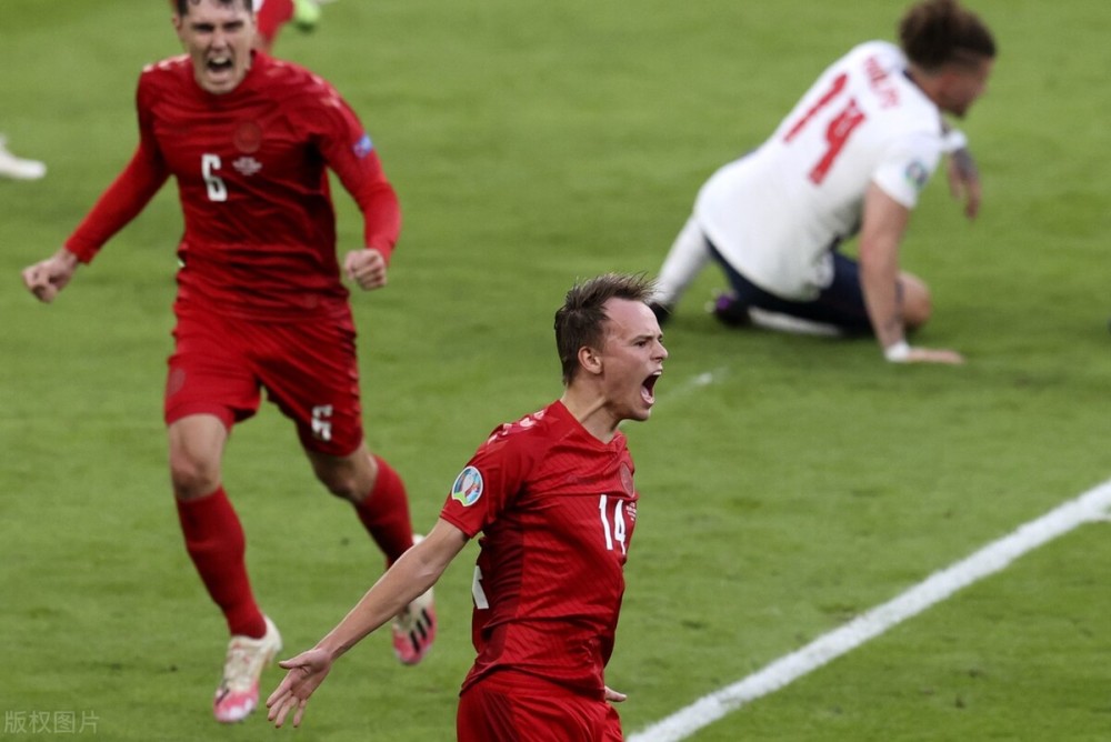 英格兰队鏖战日本队，张继科扛起全队