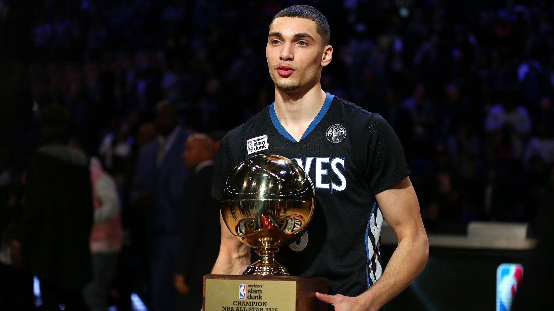 开云体育官网-意甲焦点战之夜，一人狂飙撕裂钢铁防线！马丁内利如何将顶级防守体系绞杀于无形？